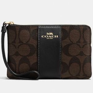 NWT - Coach Corner Zip Wristlet In Signature Canvas